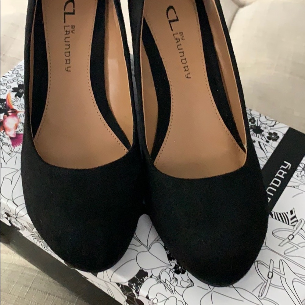 Shoes - Picture 2 of 3
